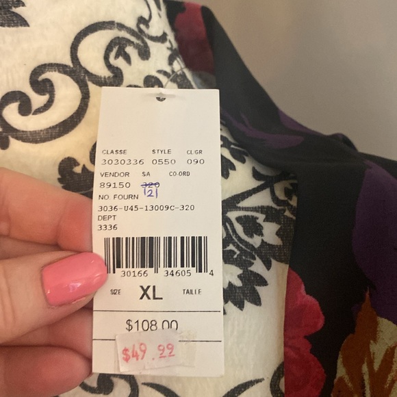 Laura polyester robe. I have 2 of them. Never worn. Very lightweight - Picture 3 of 5